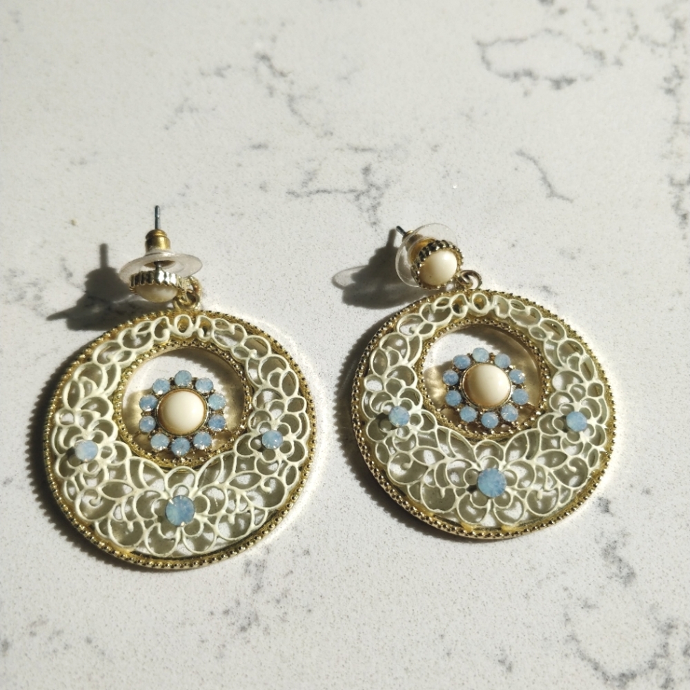 Floral motif enamel gold and cream hoop studs